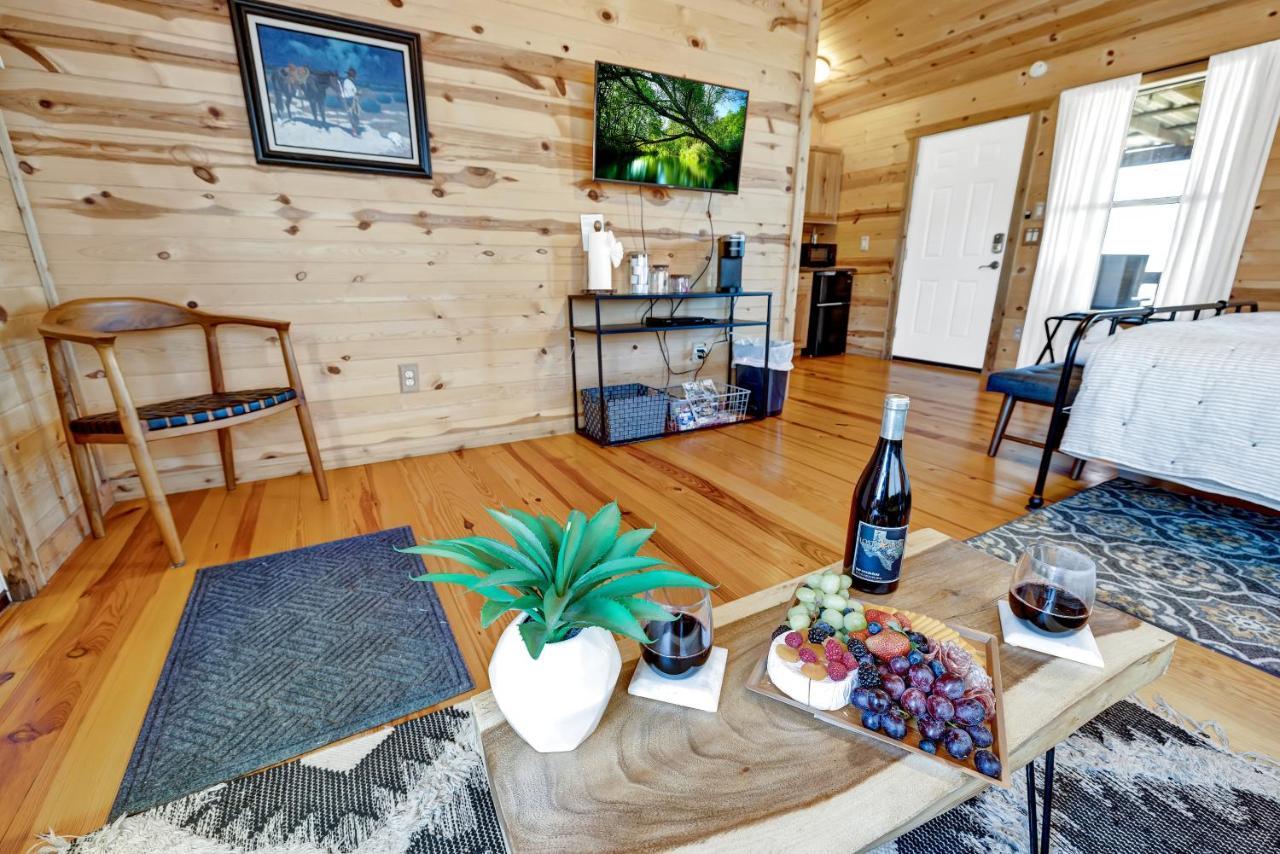 Rocky Ridge Cedar Cabin With Hot Tub & Amazing Views Crabapple Eksteriør bilde
