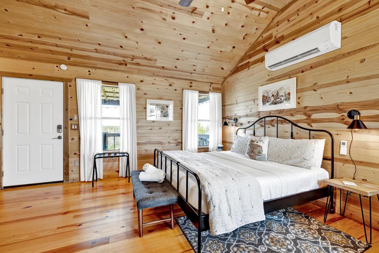 Rocky Ridge Cedar Cabin With Hot Tub & Amazing Views Crabapple Eksteriør bilde