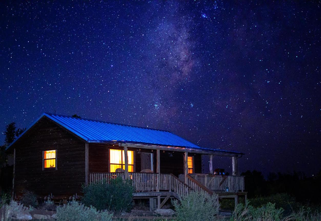 Rocky Ridge Cedar Cabin With Hot Tub & Amazing Views Crabapple Eksteriør bilde